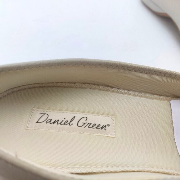 Daniel Green Women's Meg Slipper - Picture 6 of 11